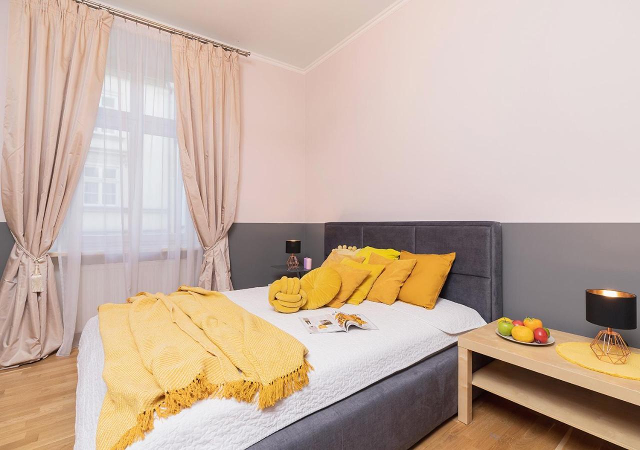 Around Market Square Apartments Krakow Bilik gambar