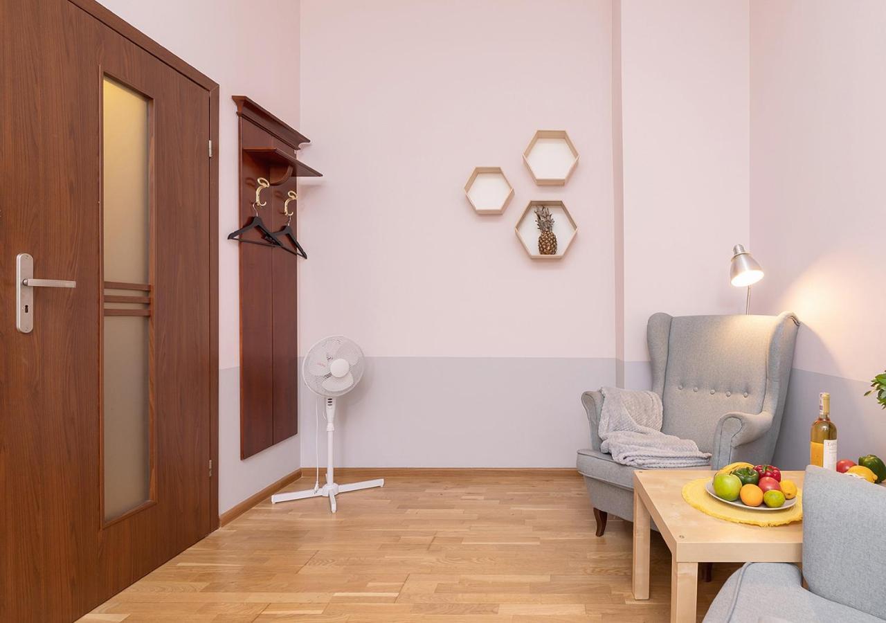 Around Market Square Apartments Krakow Bilik gambar